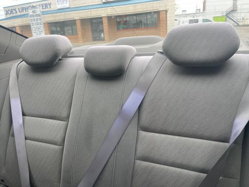 Used 2011 Honda Civic LX image 2