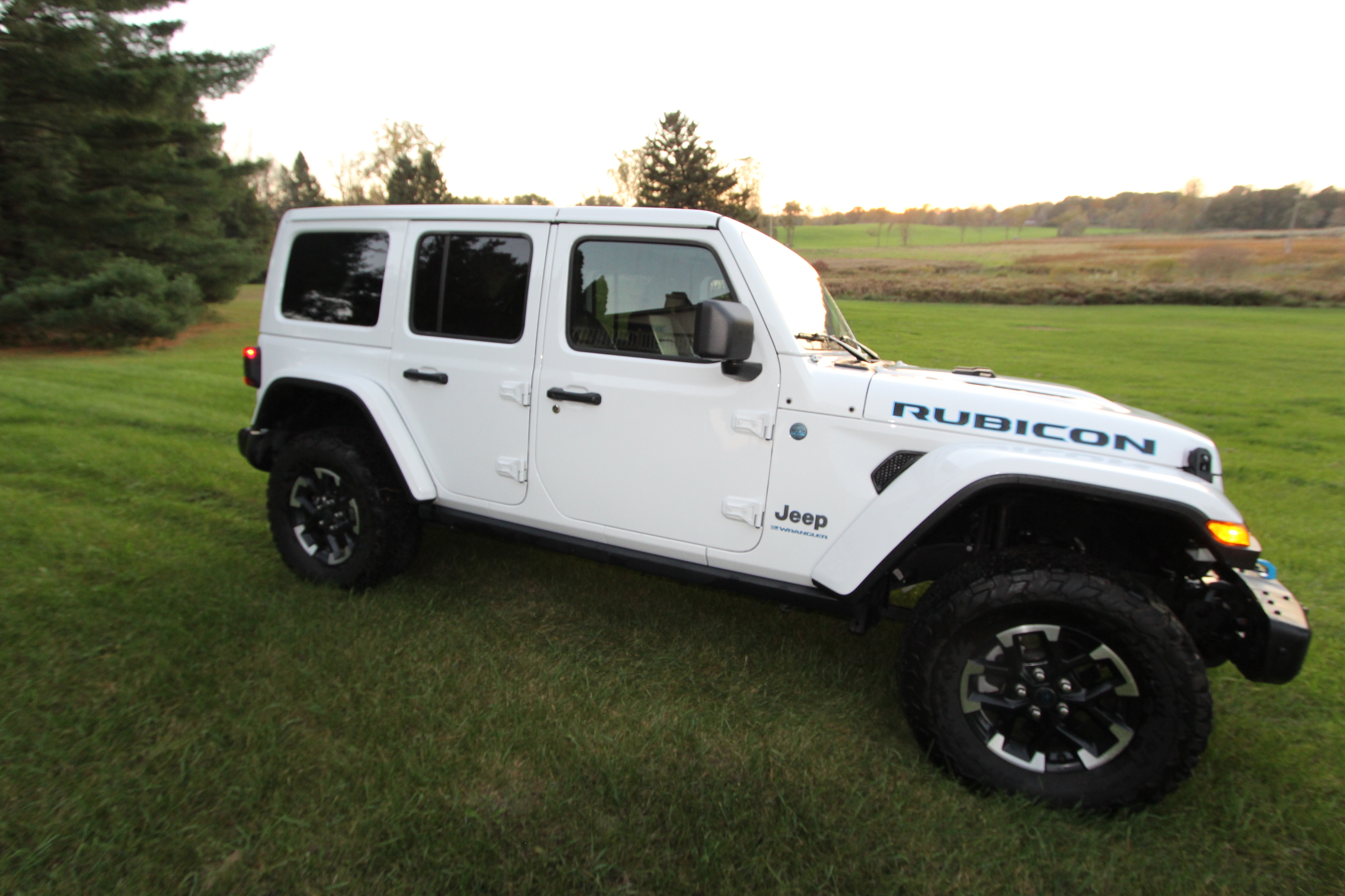 Used 2025 Jeep Wrangler Unlimited Rubicon 4xe AWD/4WD image 2