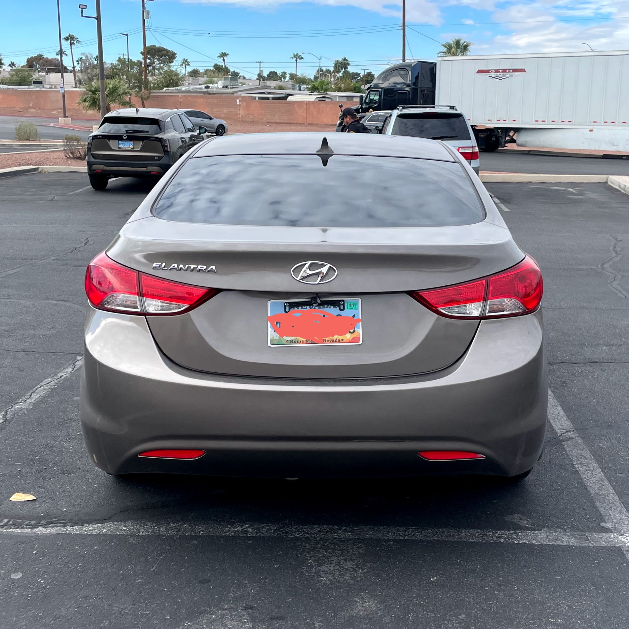 Used 2013 Hyundai Elantra GLS w/ Preferred Pkg FWD image 5