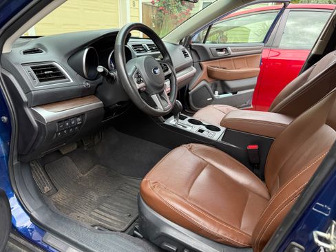 Used 2017 Subaru Outback 3.6R Touring w/ Popular Package #5A AWD/4WD image 12