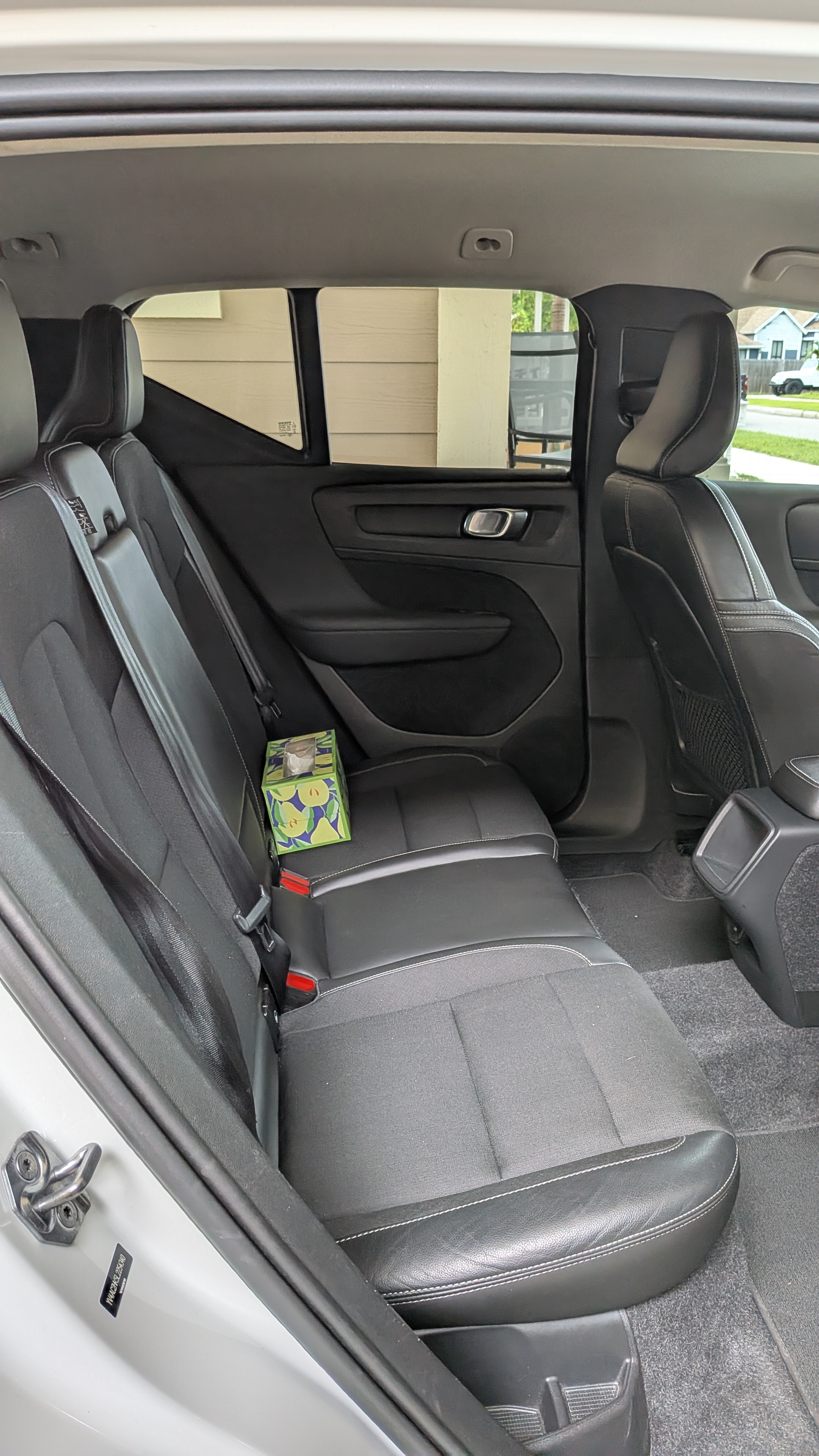 Used 2020 Volvo XC40 T4 Momentum FWD image 5