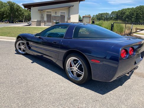 Used 2001 Chevrolet Corvette Coupe w/ Preferred Equipment Group2 image 4