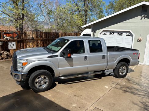 Used 2016 Ford F250 XL w/ Power Equipment Group image 4