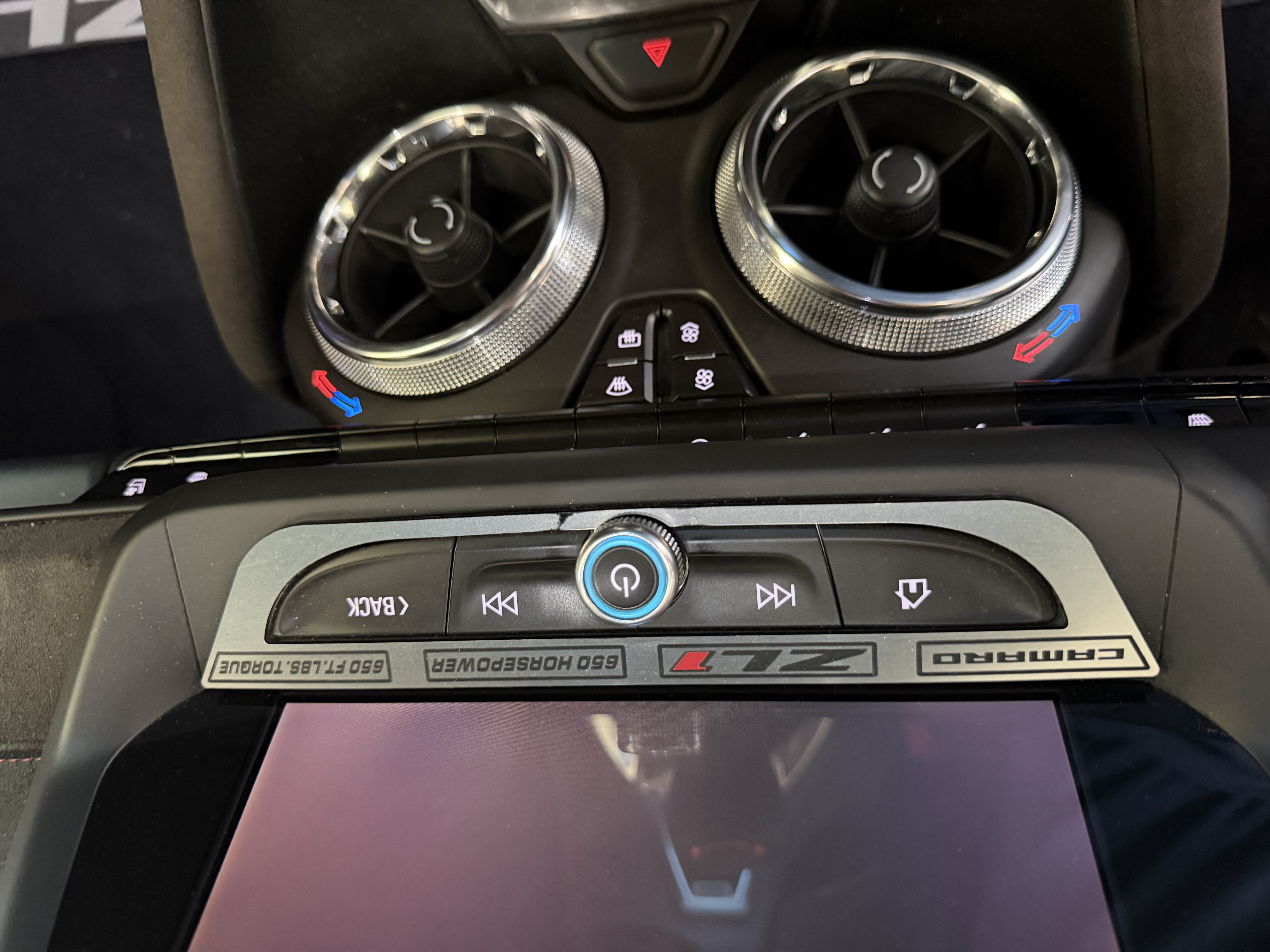 Used 2018 Chevrolet Camaro ZL1 RWD image 7