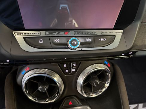 Used 2018 Chevrolet Camaro ZL1 RWD image 7