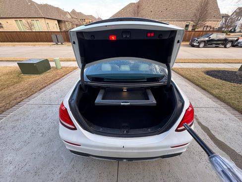 Used 2018 Mercedes-Benz E 300 image 10