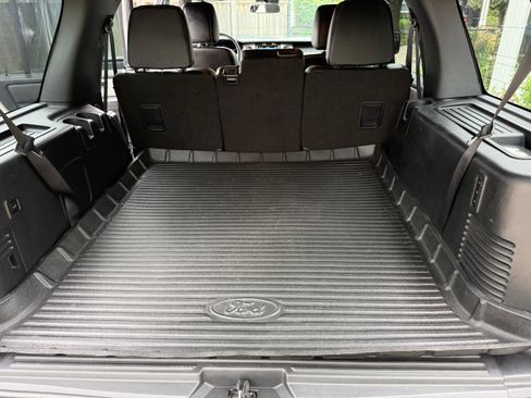 Used 2016 Ford Expedition Limited AWD/4WD image 8