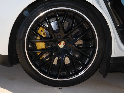Used 2017 Porsche Panamera Turbo image 8