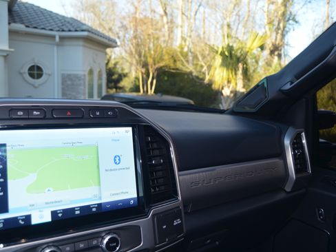 Used 2022 Ford F450 Platinum w/ Camper Package image 10