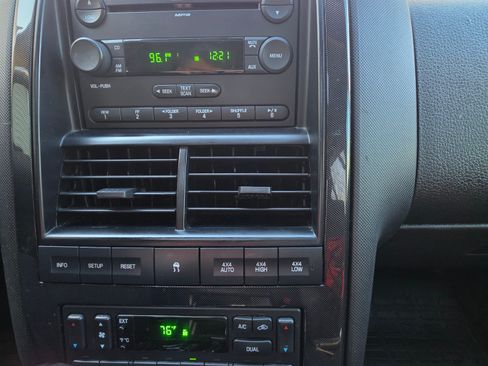 Used 2010 Ford Explorer Sport Trac Limited image 6