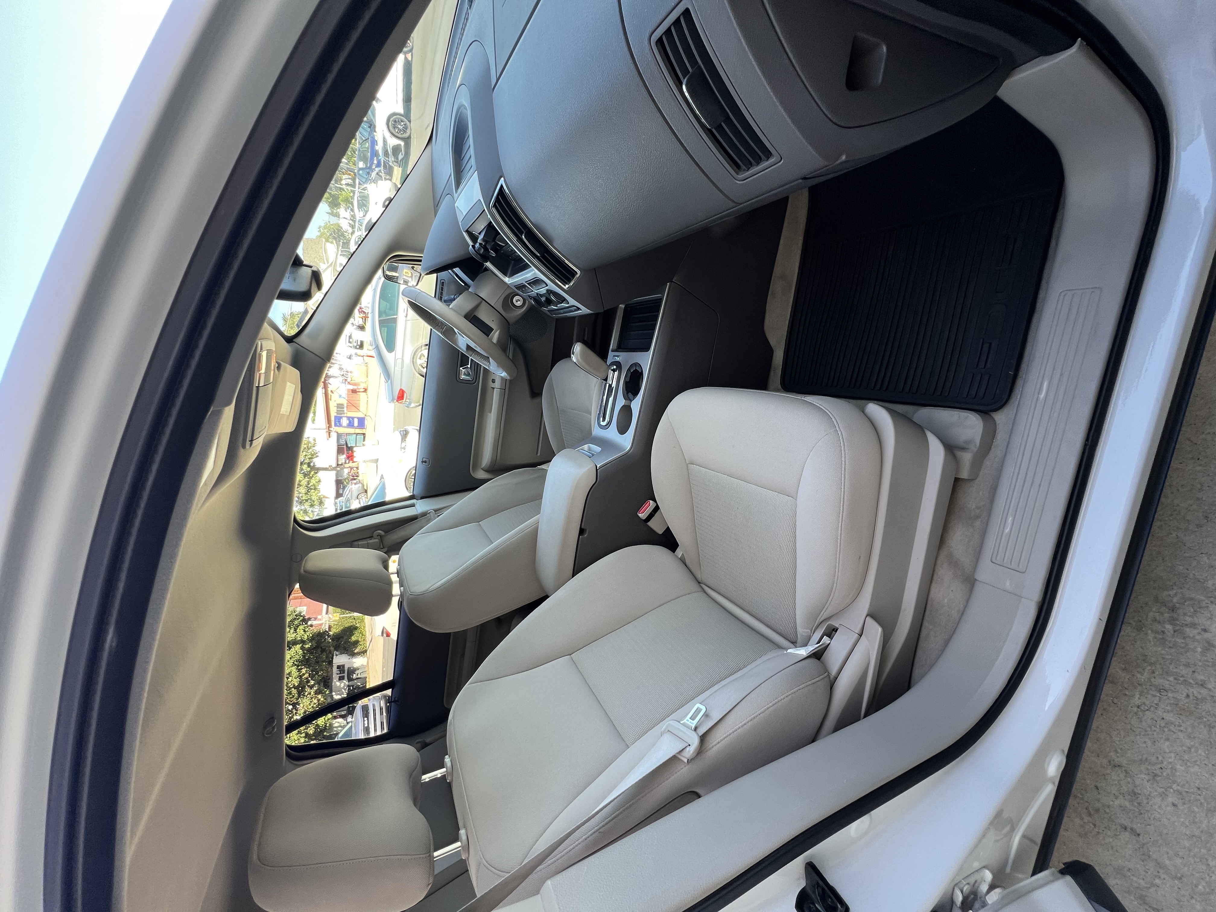 Used 2010 Ford Edge SEL AWD/4WD image 5