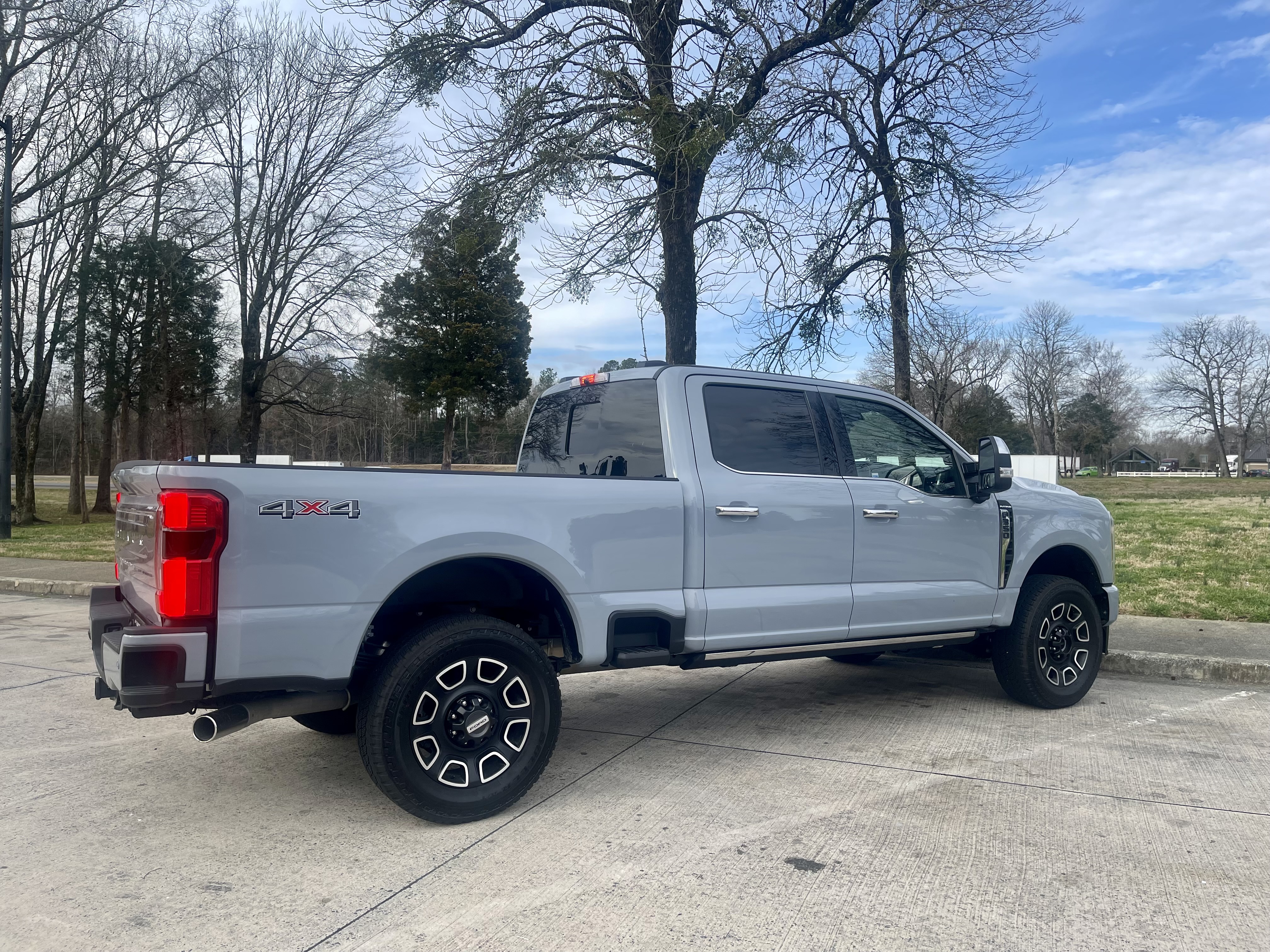 Used 2024 Ford F350 Platinum AWD/4WD image 1