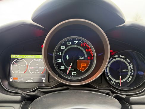 Used 2010 Ferrari California image 9