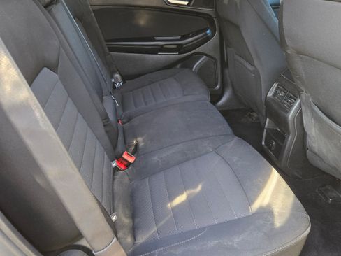 Used 2017 Ford Edge SE image 13