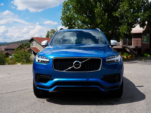 Used 2016 Volvo XC90 T8 R-Design image 4