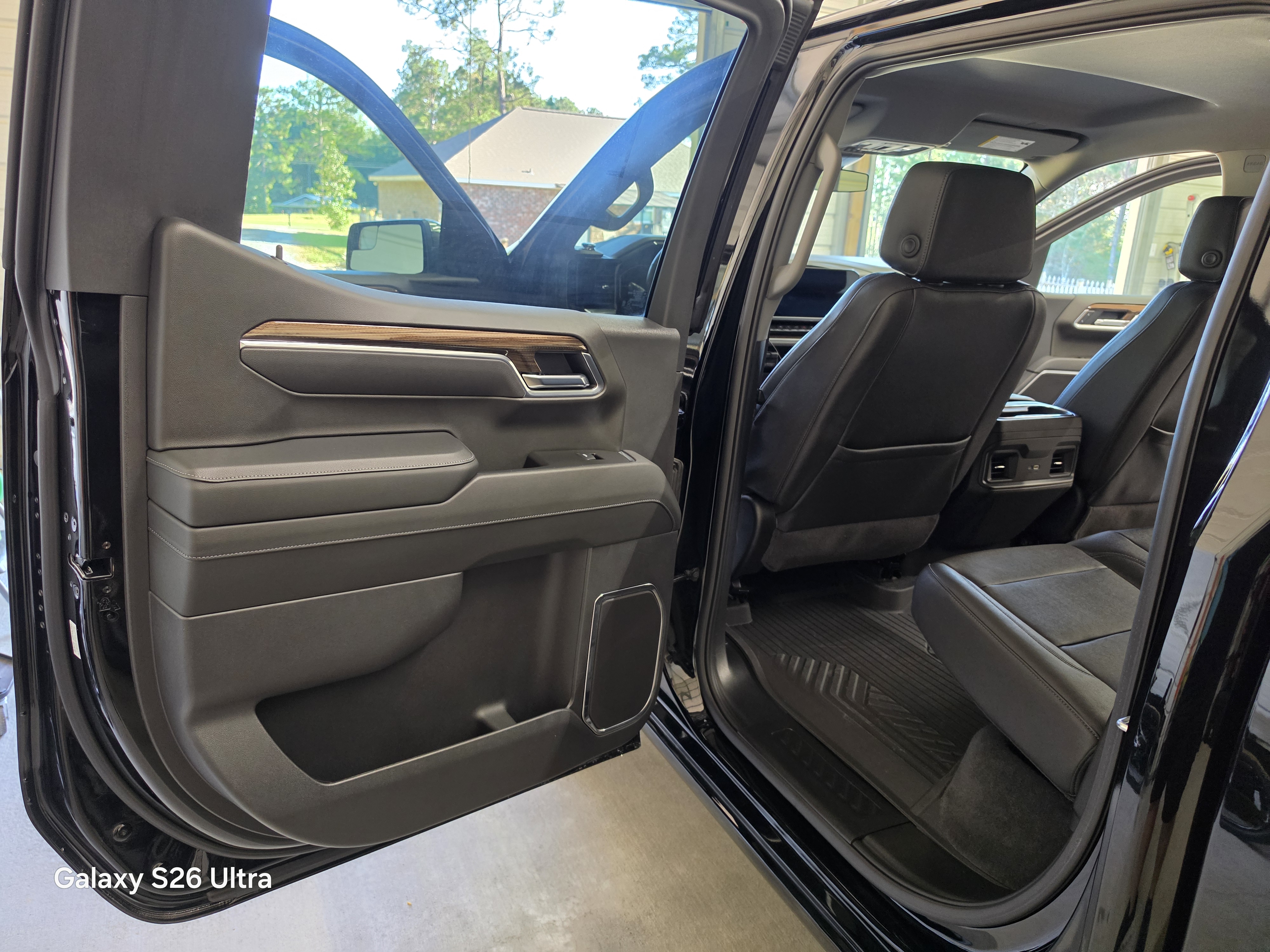 Used 2025 Chevrolet Silverado 1500 LT w/ Z71 Off-Road Package AWD/4WD image 15