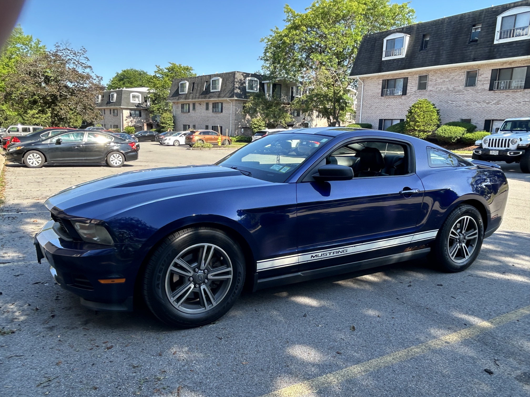 Used 2012 Ford Mustang Premium RWD image 8