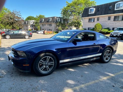 Used 2012 Ford Mustang Premium RWD image 8