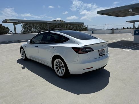 Used 2022 Tesla Model 3 Long Range AWD/4WD image 5