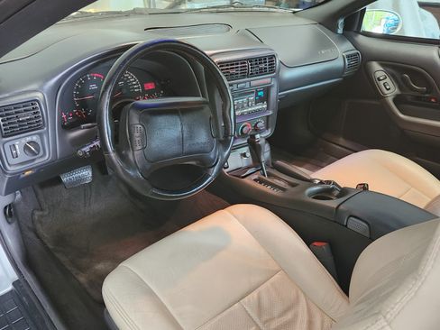 Used 1998 Chevrolet Camaro Z28 RWD image 5