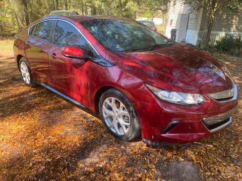 Used 2018 Chevrolet Volt Premier w/ Driver Confidence Package image 4