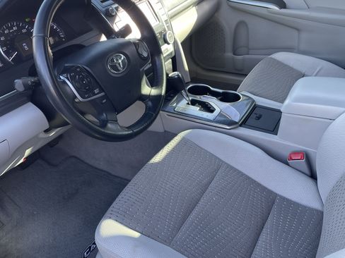 Used 2013 Toyota Camry XLE image 12