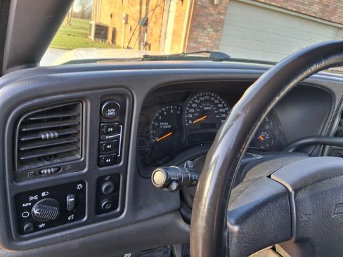 Used 2005 Chevrolet Silverado 1500 LS w/ Light Duty Power Package image 12