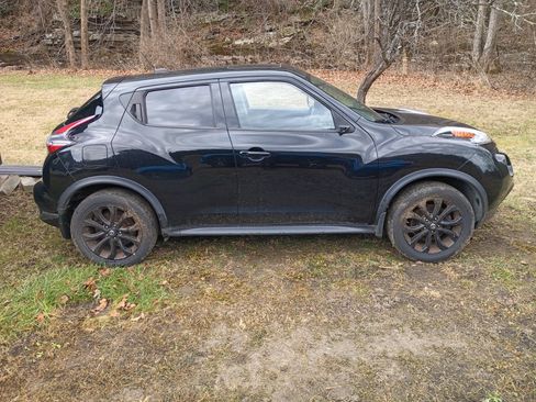Used 2016 Nissan Juke SV w/ Technology Package image 2