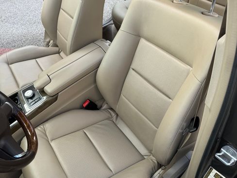 Used 2011 Mercedes-Benz E 350 4MATIC Sedan image 21