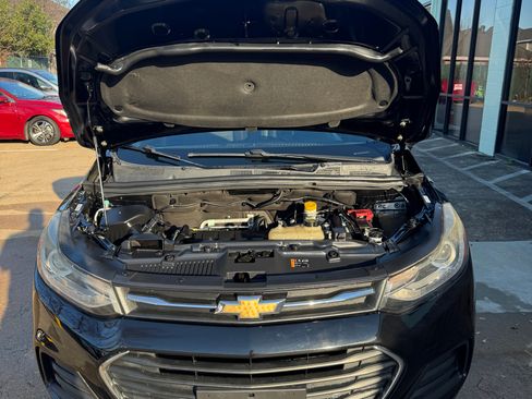 Used 2017 Chevrolet Trax LT w/ Driver Confidence Package FWD image 4