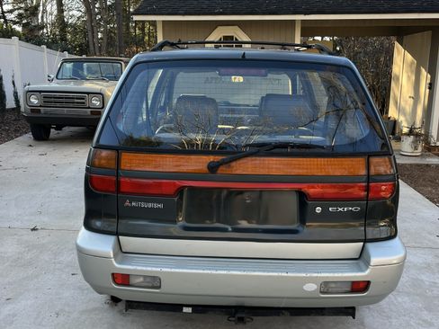 Used 1995 Mitsubishi Expo image 8