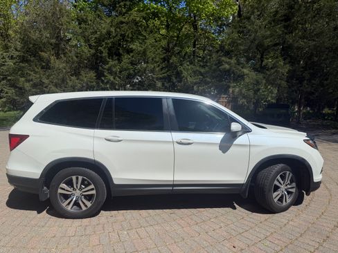 Used 2017 Honda Pilot EX-L image 2