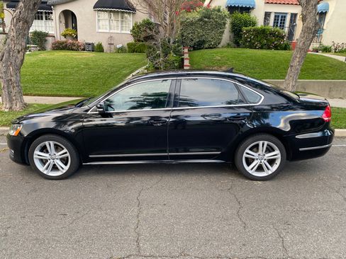 Used 2015 Volkswagen Passat TDI SE image 4