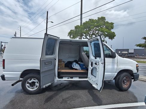 Used 2012 Ford E-250 and Econoline 250 w/ PWR Group RWD image 14