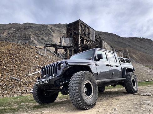 Used 2020 Jeep Gladiator Sport w/ Quick Order Package 24S image 18