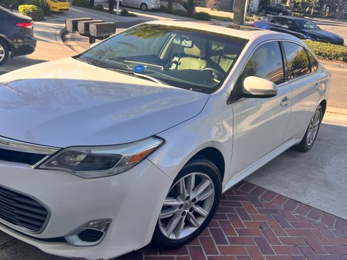Used 2013 Toyota Avalon XLE image 4