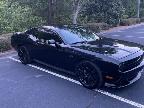 Used 2013 Dodge Challenger R/T RWD image 4