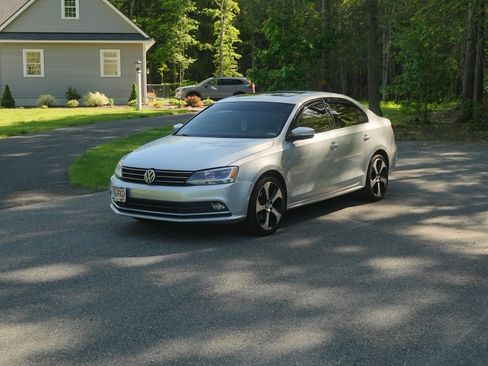 Used 2015 Volkswagen Jetta TDI SEL FWD image 4