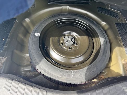 Used 2015 Ford Fusion SE image 11