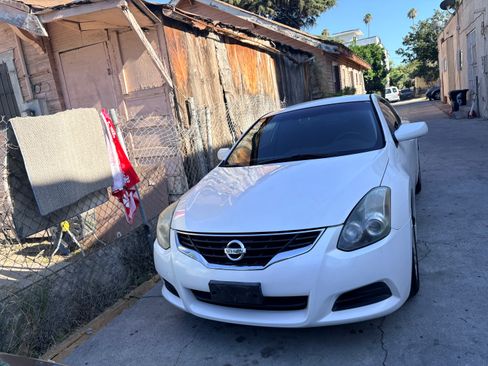 Used 2010 Nissan Altima 2.5 S FWD image 13