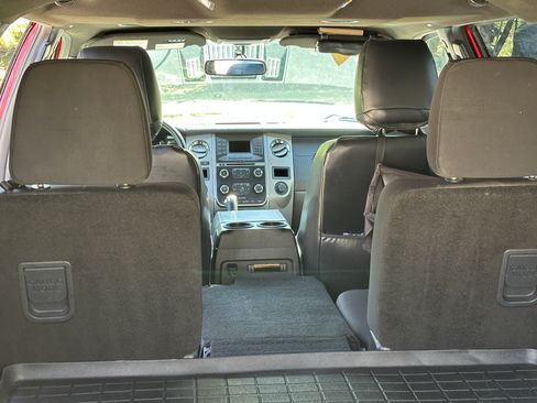 Used 2017 Ford Expedition XLT AWD/4WD image 13
