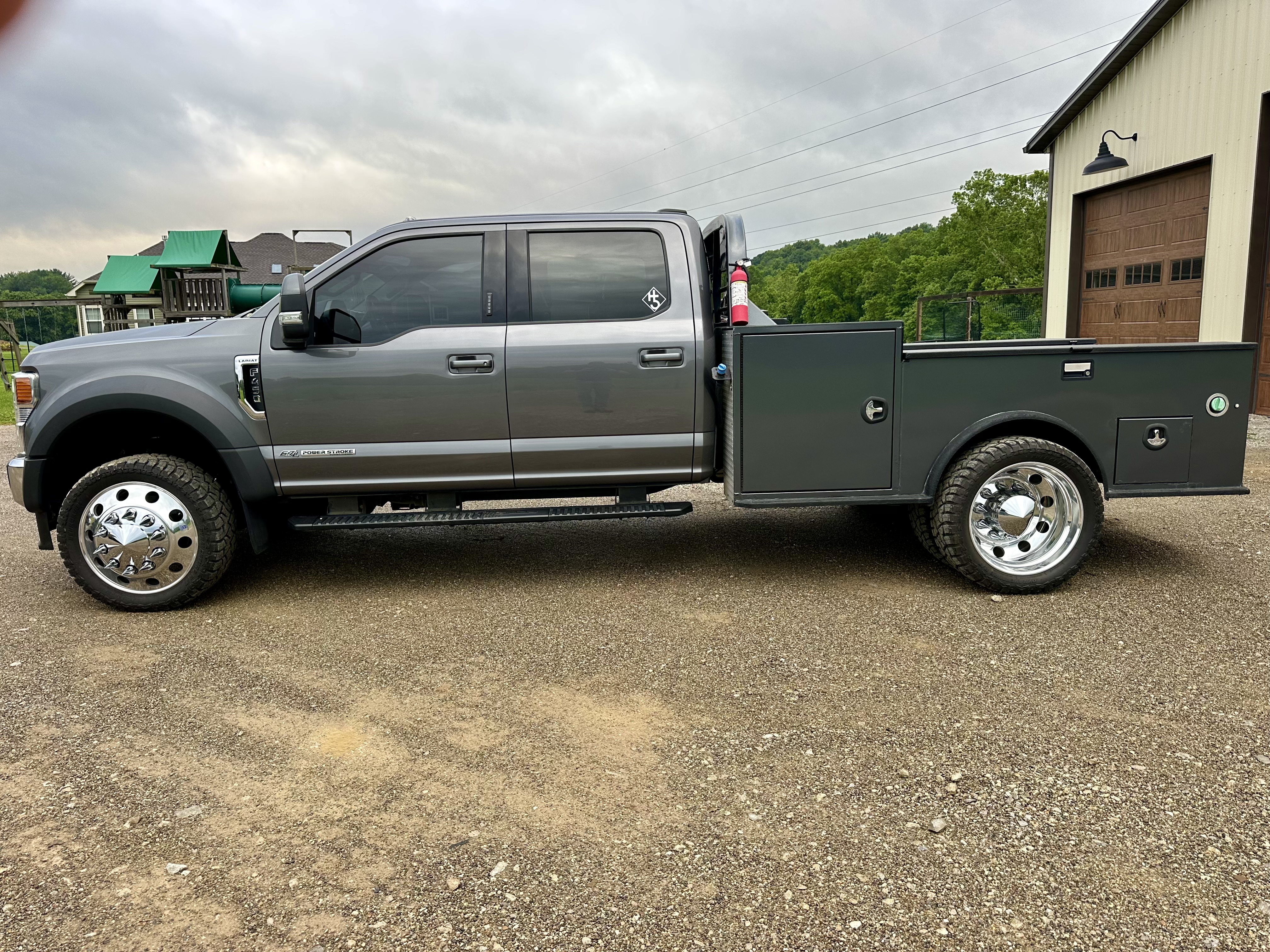 Used 2021 Ford F450 Lariat w/ Lariat Value Package AWD/4WD image 2