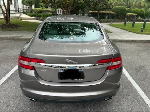 Used 2011 Jaguar XF RWD image 6