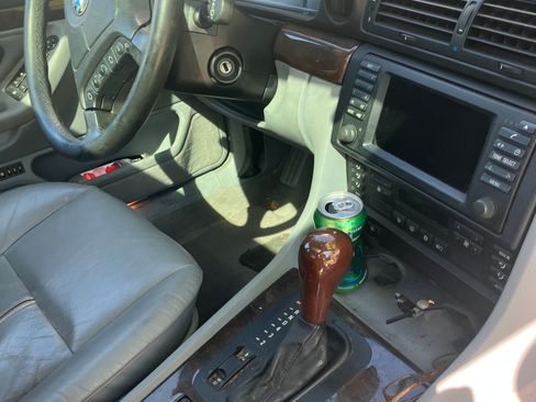 Used 2001 BMW 740iL image 2