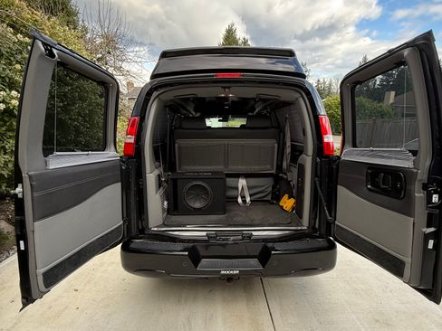 Used 2019 GMC Savana 2500 image 22