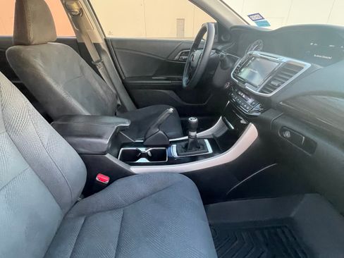 Used 2016 Honda Accord EX image 26