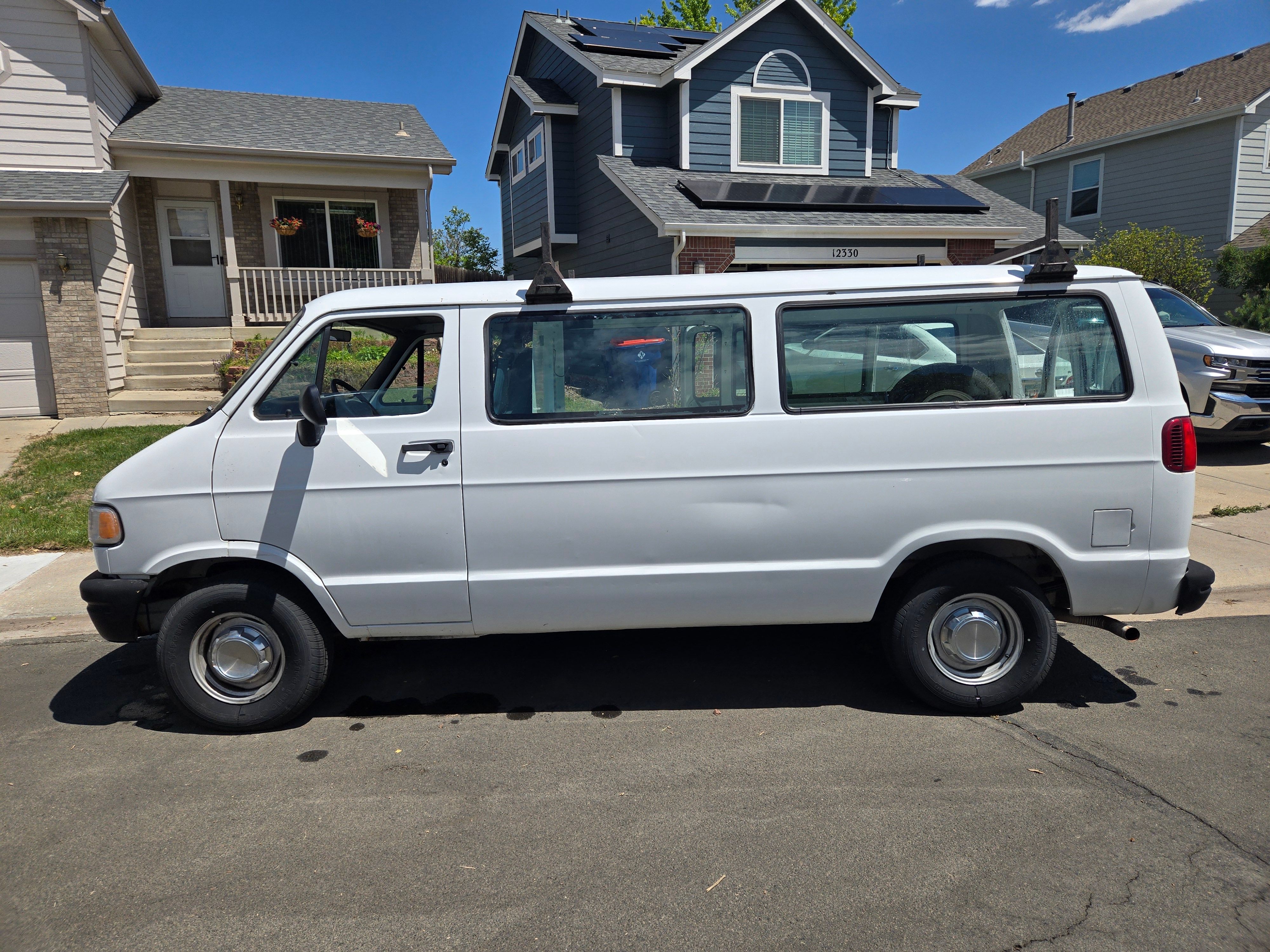 Used 1996 Dodge B1500 RWD image 1