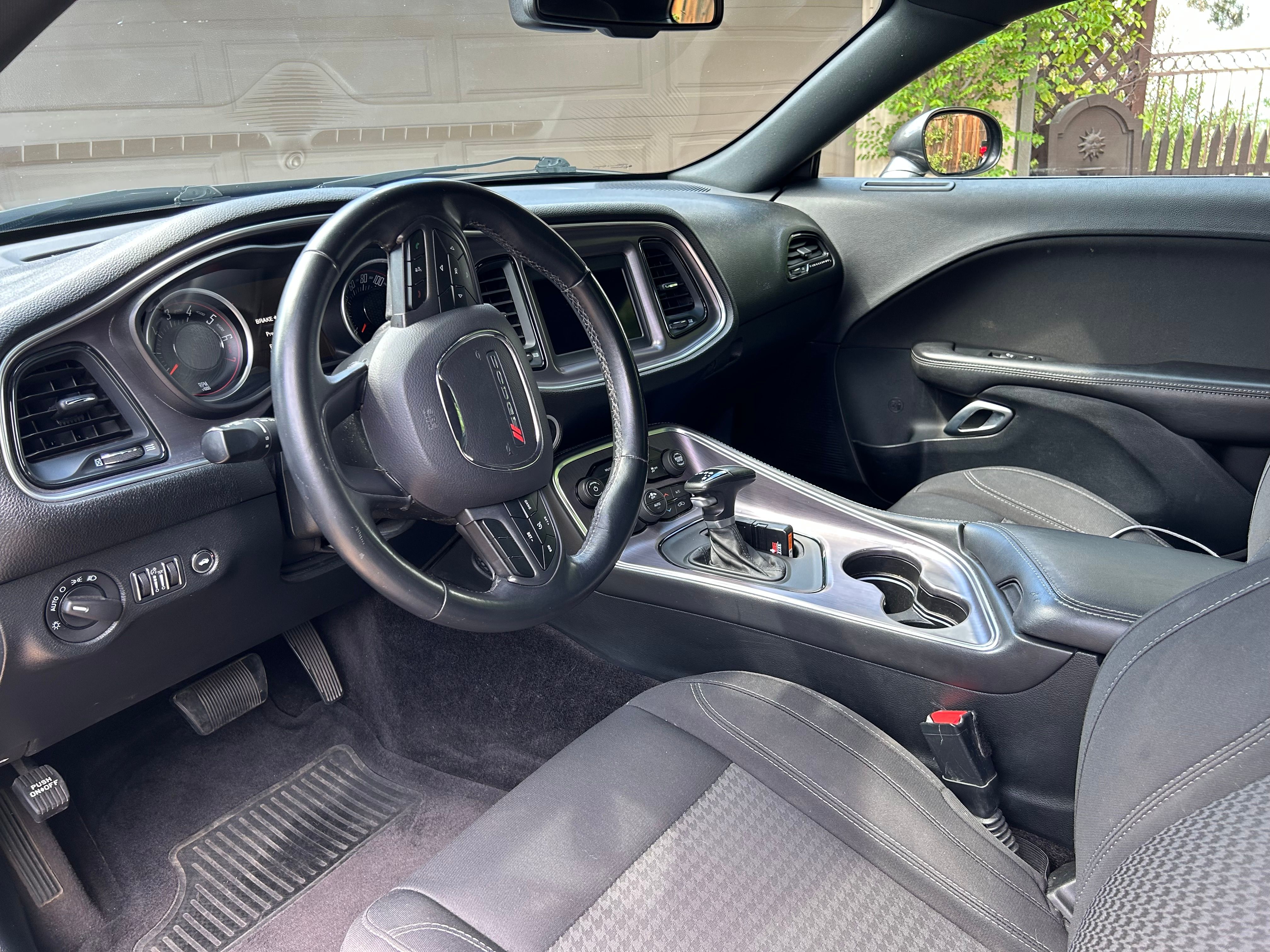 Used 2018 Dodge Challenger SXT RWD image 10