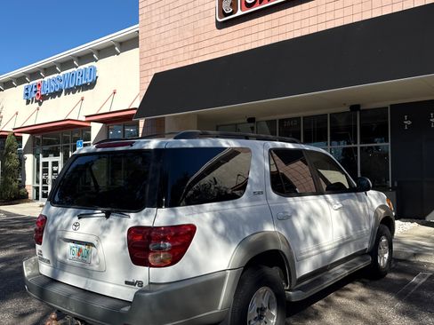 Used 2004 Toyota Sequoia SR5 image 8
