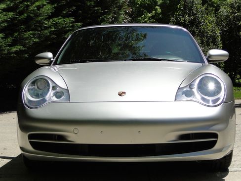 Used 2003 Porsche 911 Carrera image 2